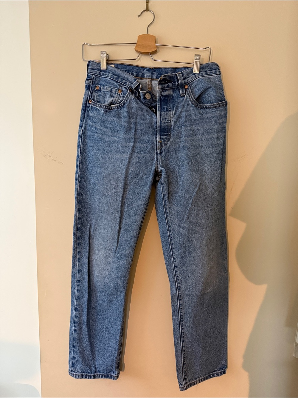 Levi's Women's Straight Leg Jeans in Medium Blue Wash